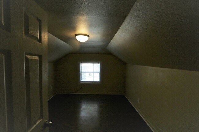 Building Photo - 4110 Ector Ave