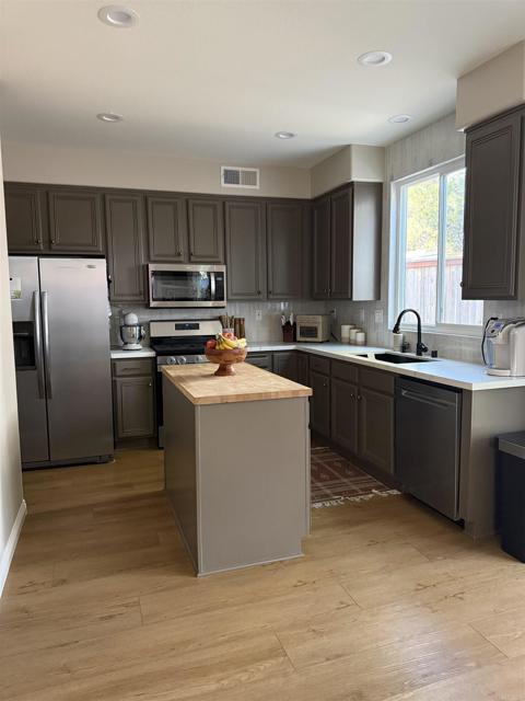 Building Photo - 160 Belflora Way