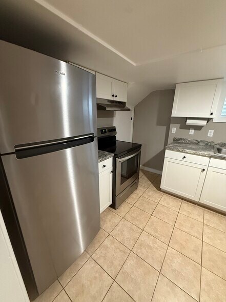 Building Photo - 311 N Broadway St