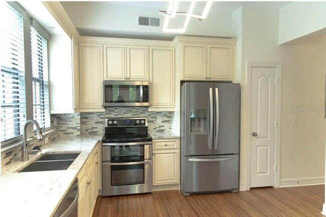 Building Photo - 501 Mirasol Cir