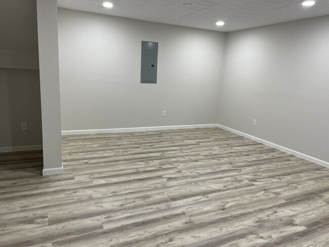 Building Photo - Beautiful 5 bedroom home built in 2022