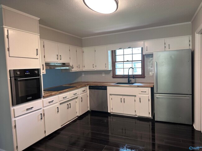 Building Photo - 4627 Daugette Dr NW
