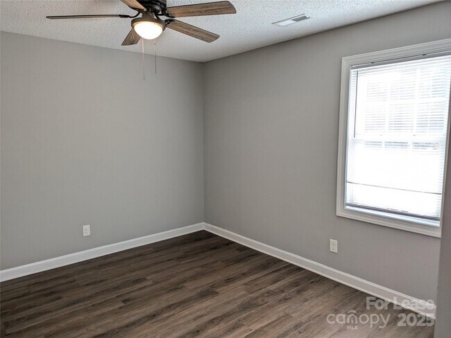 Building Photo - 149 McKendree Rd