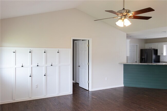 Building Photo - 439 Chetola Rd