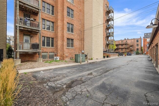 Building Photo - 78 Watson St