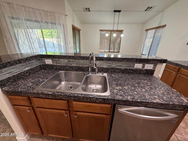 Building Photo - 46058 W Tulip Ln