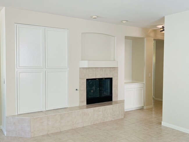 Building Photo - Beautiful home in Green Valley