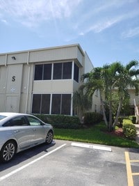 Building Photo - 904 Flanders S