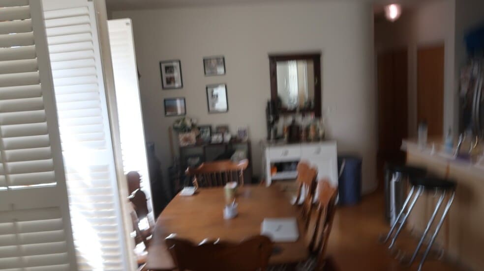 Building Photo - 850 N Wood St