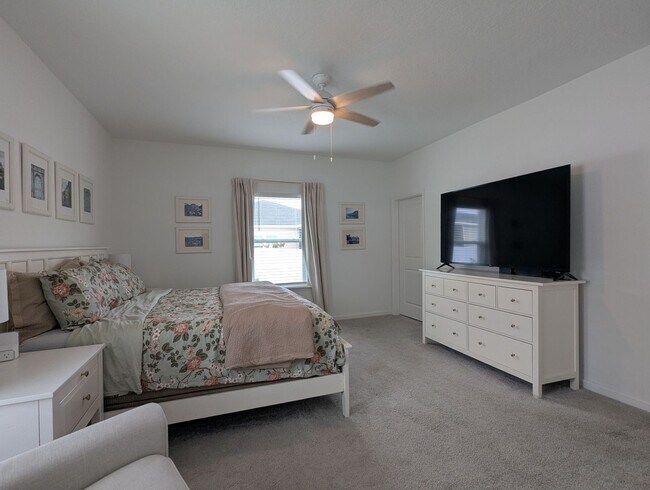 Building Photo - Beautiful newer-construction 4-bedroom, 3-bath home located in Trailhead Landing