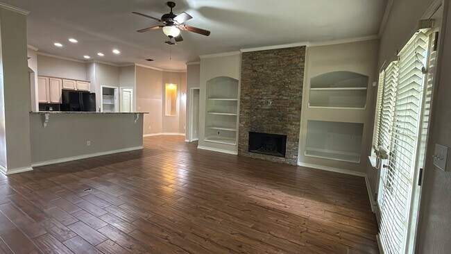 Building Photo - Rental in Shreveport