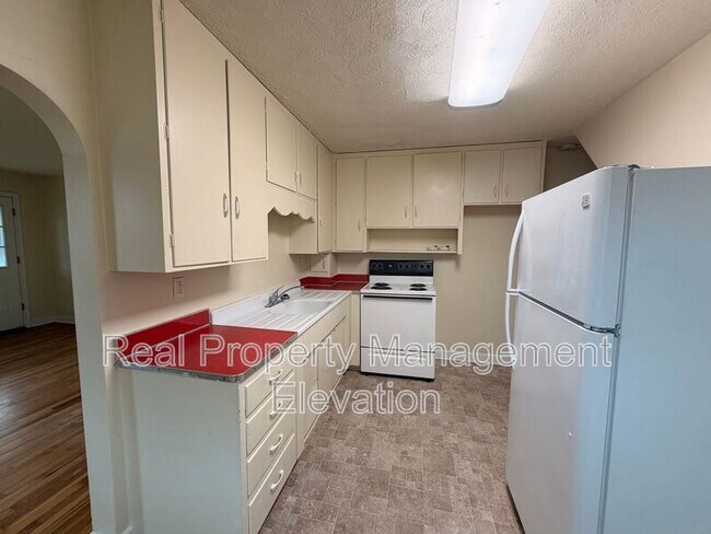 Building Photo - 908 Florida Ave