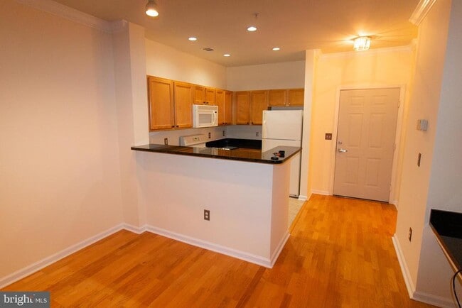 Building Photo - 12000 Market St