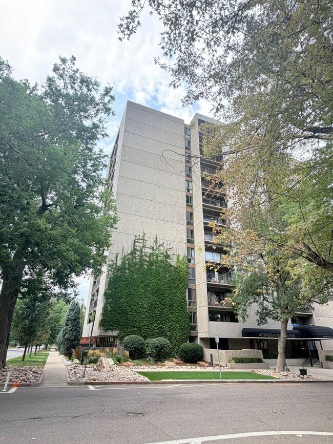 Building Photo - 1433 N Williams St