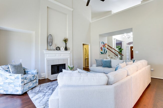 Building Photo - 5911 Indian Hills Ln