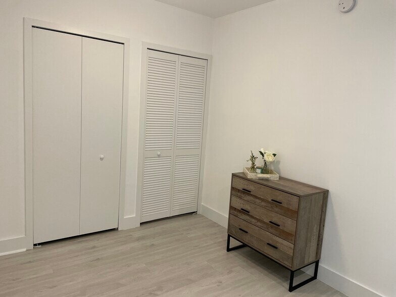 Unit Entrance - 13800 Highland