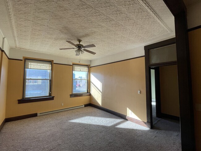 Building Photo - Sunflower Estate LLC