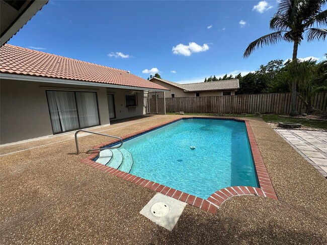 Building Photo - 364 NW 107th Terrace