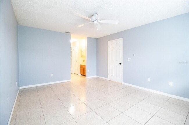 Building Photo - 2304 Clubside Dr