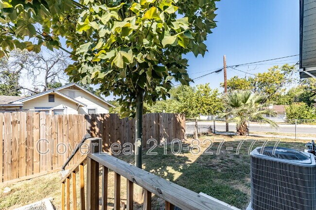 Building Photo - 210 Dumoulin Ave