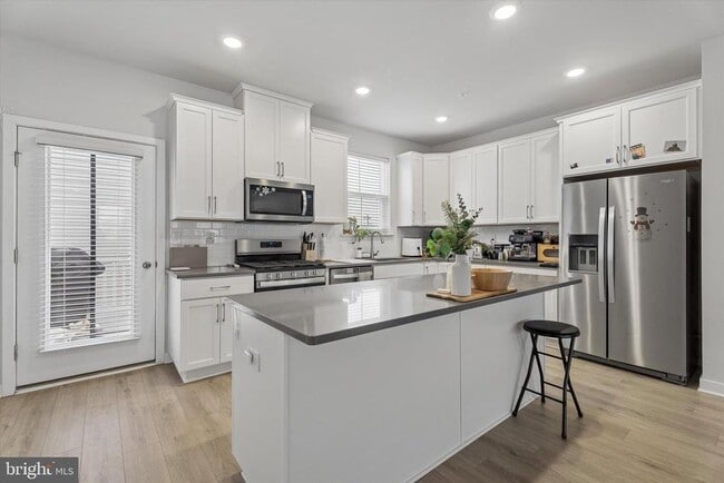 Building Photo - 46 Continental Wy