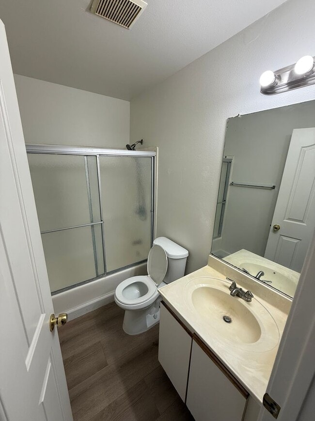 Building Photo - Paul Lee - R7535