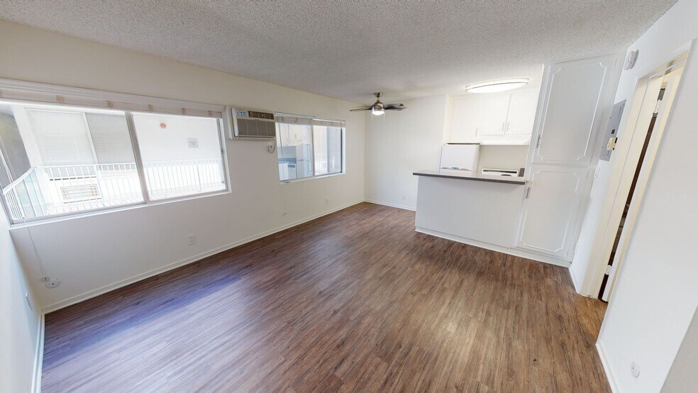 Interior Photo - Wilshire Regency Apts.