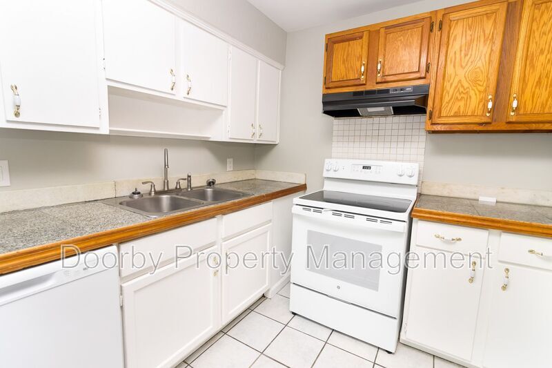 Building Photo - 2418 Hickory Valley Rd