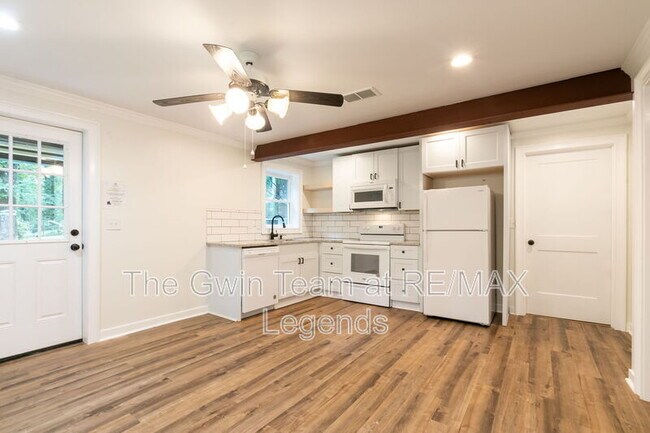 Building Photo - 4932 Rock Haven Dr SW