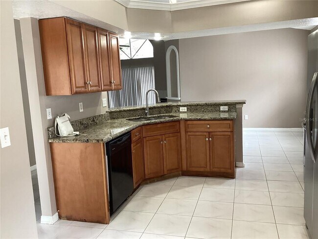 Building Photo - 572 Lancer Oak Dr