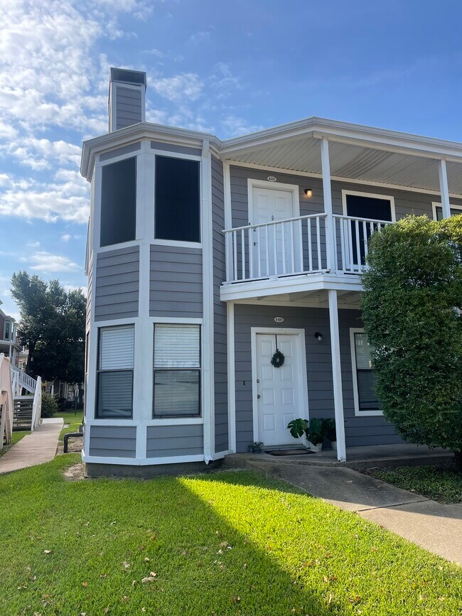 Primary Photo - 4441 Old College Rd