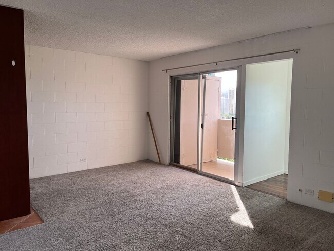 Building Photo - Salt Lake area - 2 bedroom, 1 bath unit with 1 parking - Avail Now!