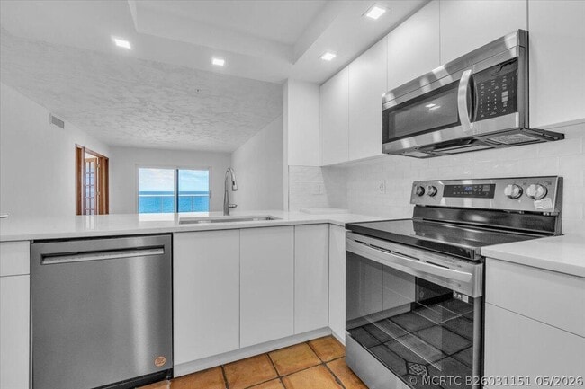 Building Photo - 6000 N Ocean Dr