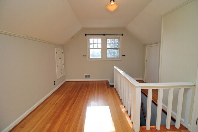 Building Photo - Spectacular 3 Bed English Tudor in the Per...