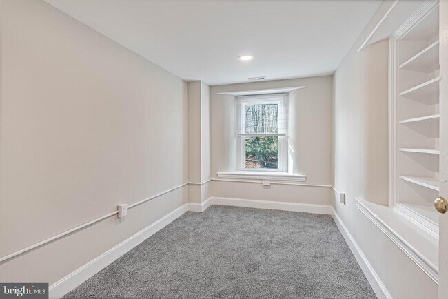 Building Photo - 57 S Limekiln Pike