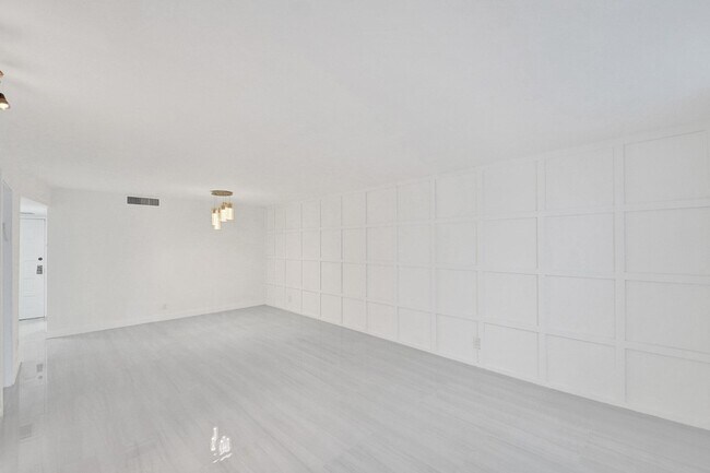 Building Photo - 3800 N Hills Dr