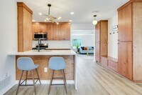 Building Photo - 905 Turtle Creek Blvd