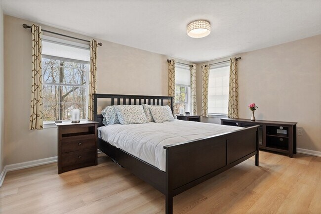Building Photo - 24 Loring Avenue