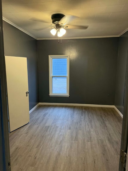 Building Photo - 313 E 4th St