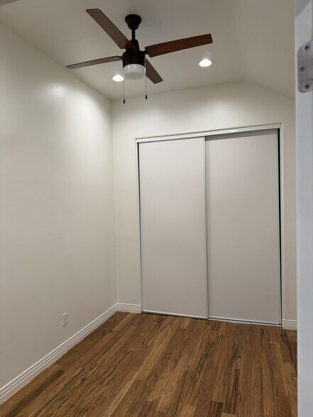 Building Photo - 686 Atchison St