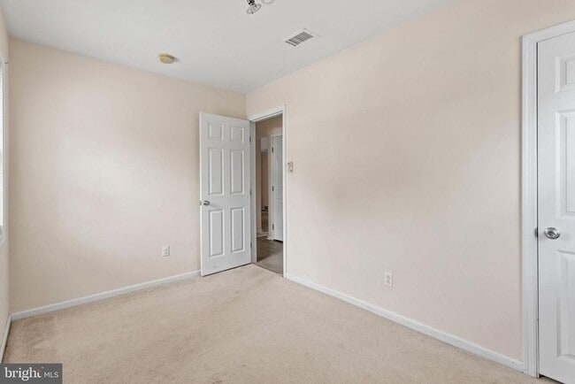 Building Photo - 9323 Cloverly Rd