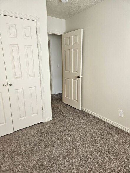 Building Photo - 1356 S 30 E