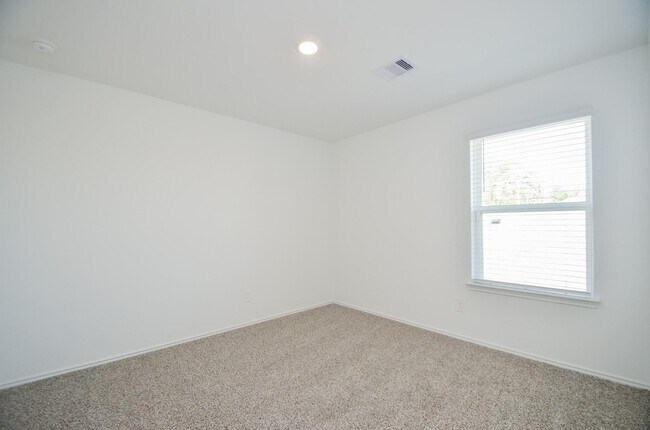 Building Photo - 5778 Hampton Vly Dr