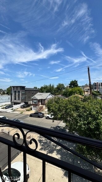 Building Photo - 1425 45th St