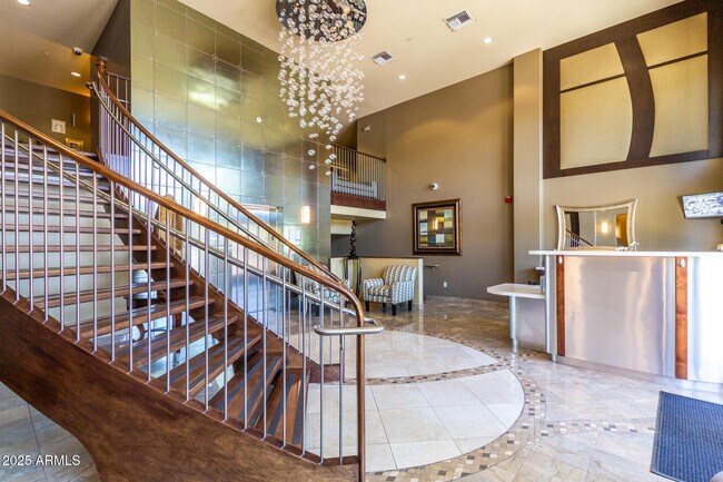 Building Photo - 945 E Playa Del Norte Dr