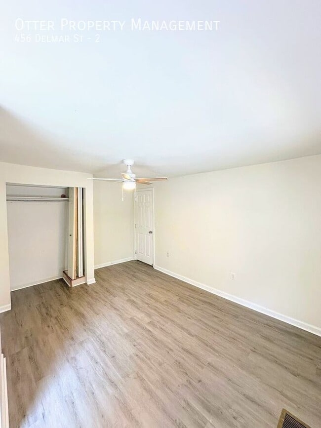 Building Photo - 456 Delmar St