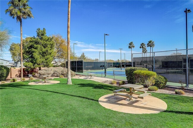 Building Photo - 667 Palisade Rim Dr