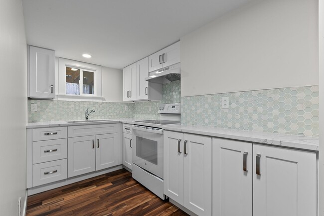 Building Photo - 4bd/2.75ba Seattle Home