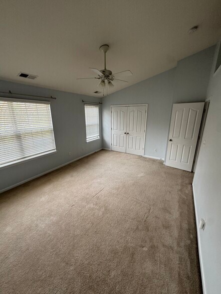 Building Photo - 9358 Greenheather Dr