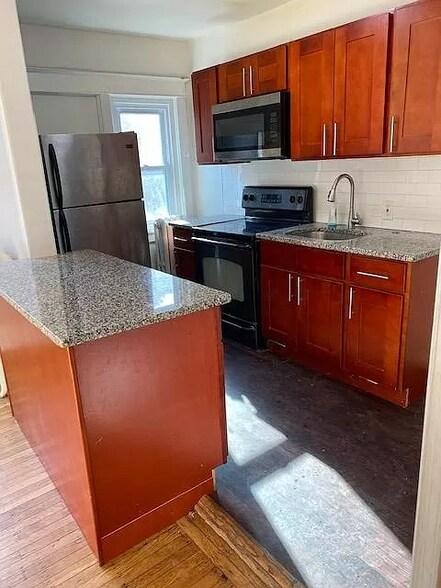 Building Photo - 4634 Fernhill Rd